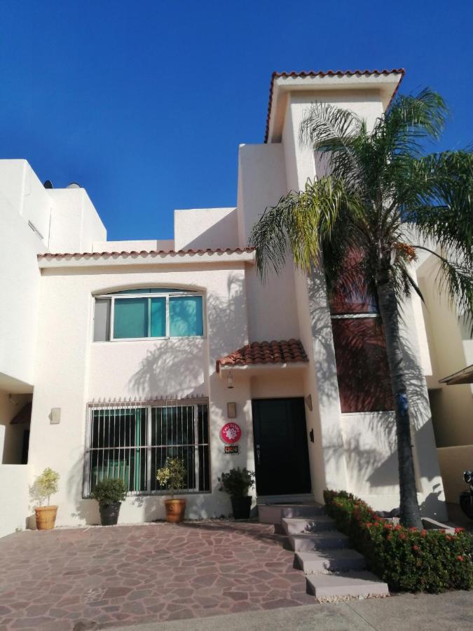 Casa Dahlia 2 Panzió Mazatlán Kültér fotó